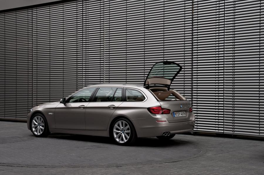  BMW 5-Series Touring 2011 года  (фото 37 из 59)